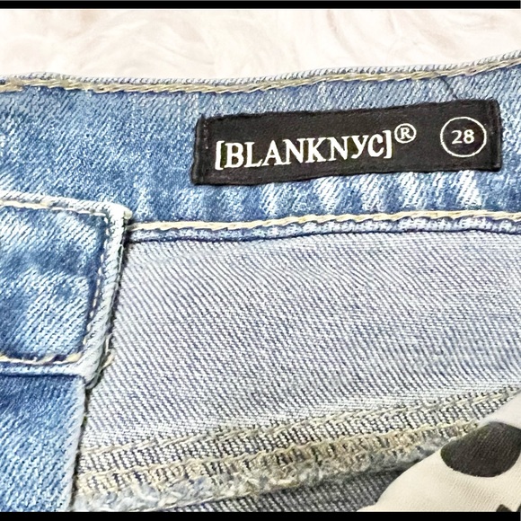 Blank NYC Distressed Jean Shorts Sz 28 - Picture 3 of 4